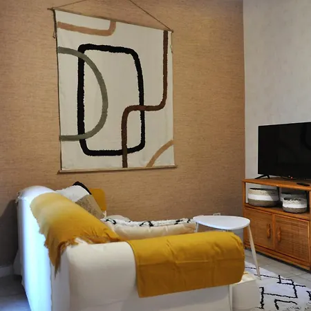 Apartment Beautiful Near Notre-dame-du-mont